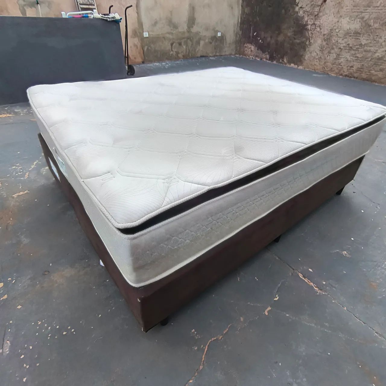 Cama Box Queen semi novo/Entrego  - Foto 4