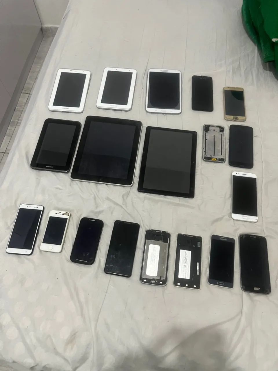 lote de celular celulares não sei os modelos 