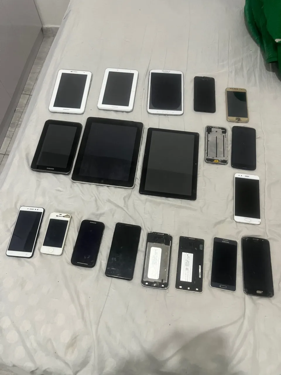 lote de celular celulares não sei os modelos