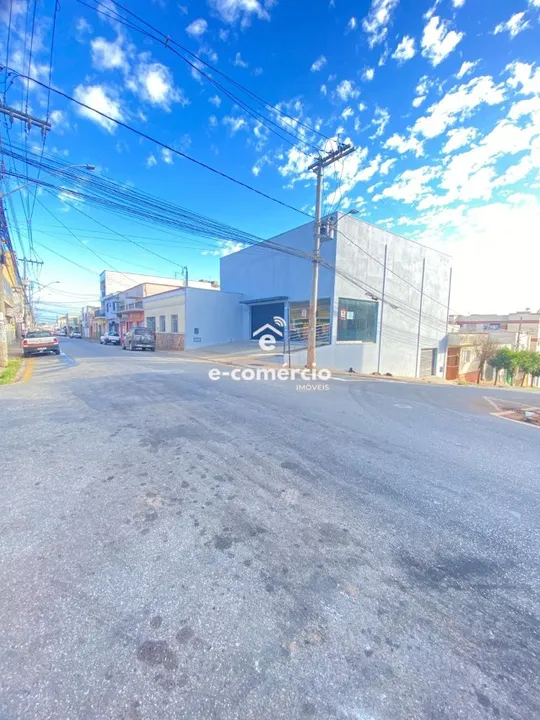 Loja com depósito para aluguel no centro de Lavras