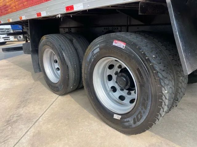 Mb L1620 Ano 2009 Bau 10,40 Metros Motor Novo Na Garantia - Foto 12