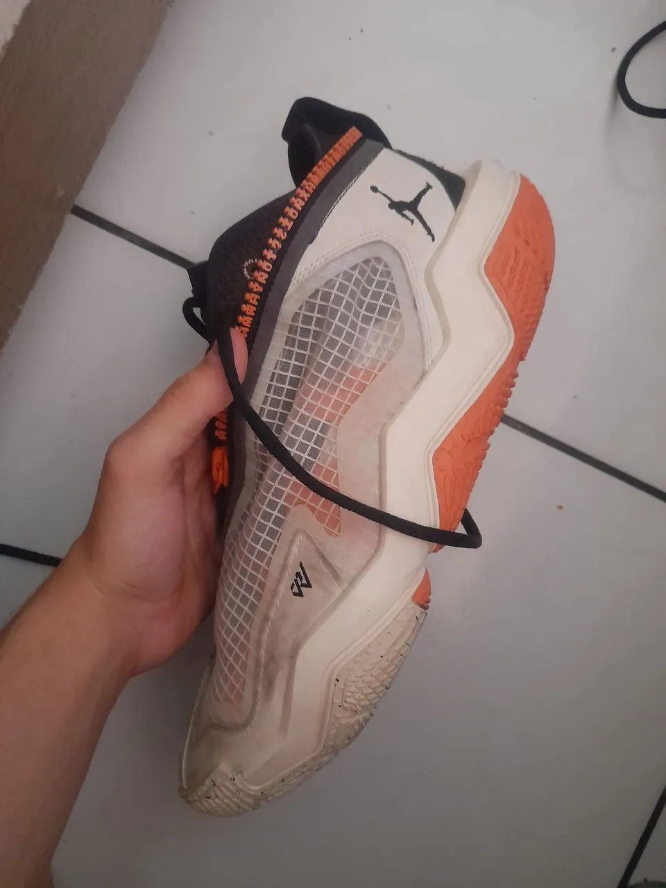 Tenis Jordan Why not Zer0.6 laranja número 42