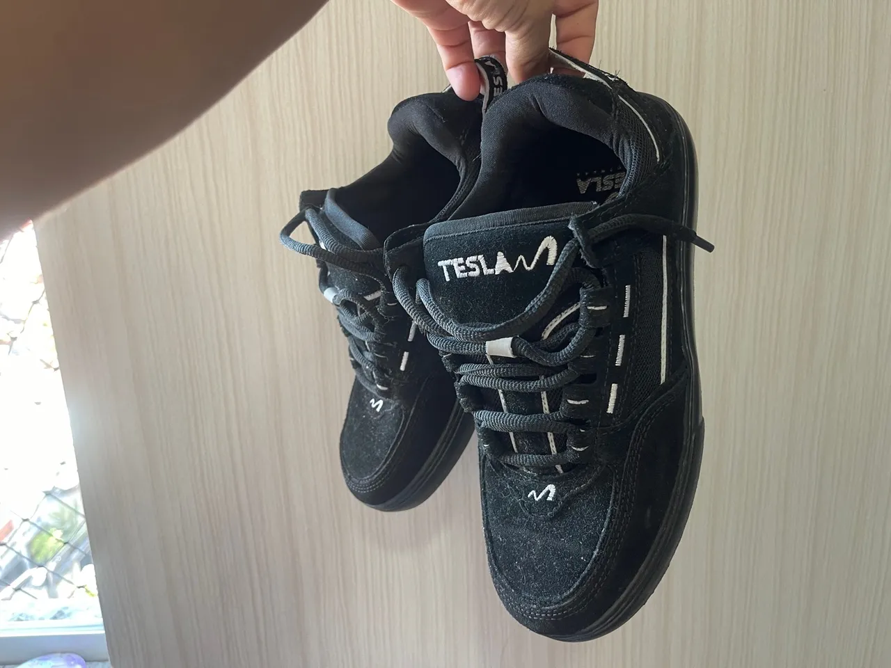 Tênis Tesla - sketista