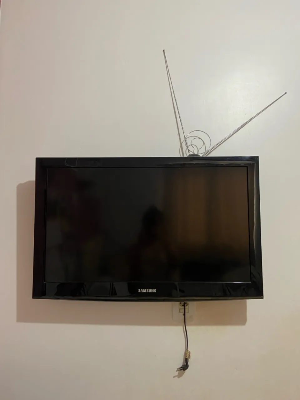 Tv sem avarias em bom estado 500,00