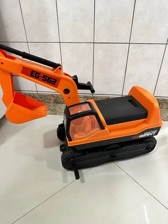 Escavadeira de Brinquedo Infantil - Gigante