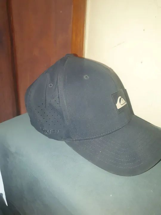 Bone quiksilver impermeável azul 