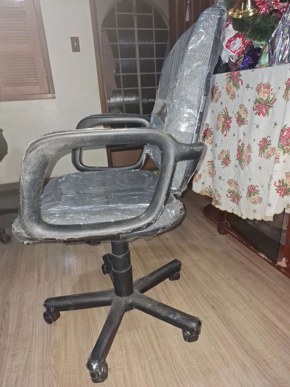 Cadeira de Escritório Giratória Preta - Foto 2