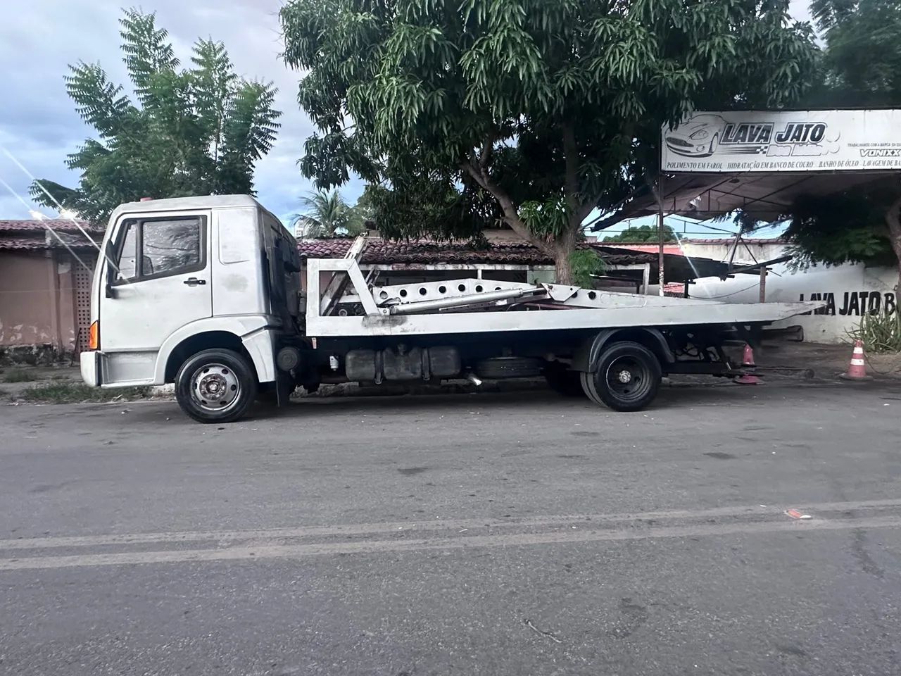 Caminhão Agrale 9200 com plataforma leva 3 veículos *87) - Foto 3