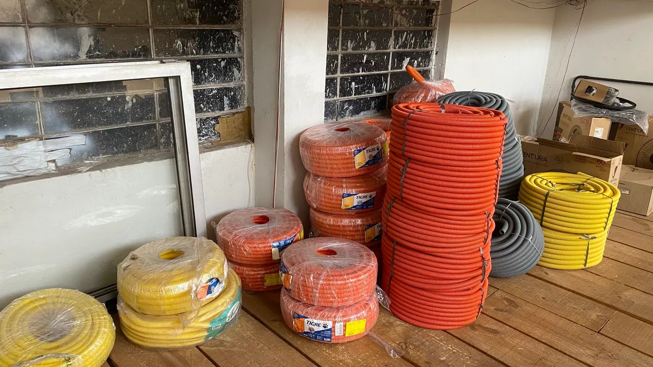 VENDE-SE LOJA DE MULTI UTILIDADES, FERRAMENTAS, MATERIAL ELÉTRICO E HIDRÁULICO - Foto 12