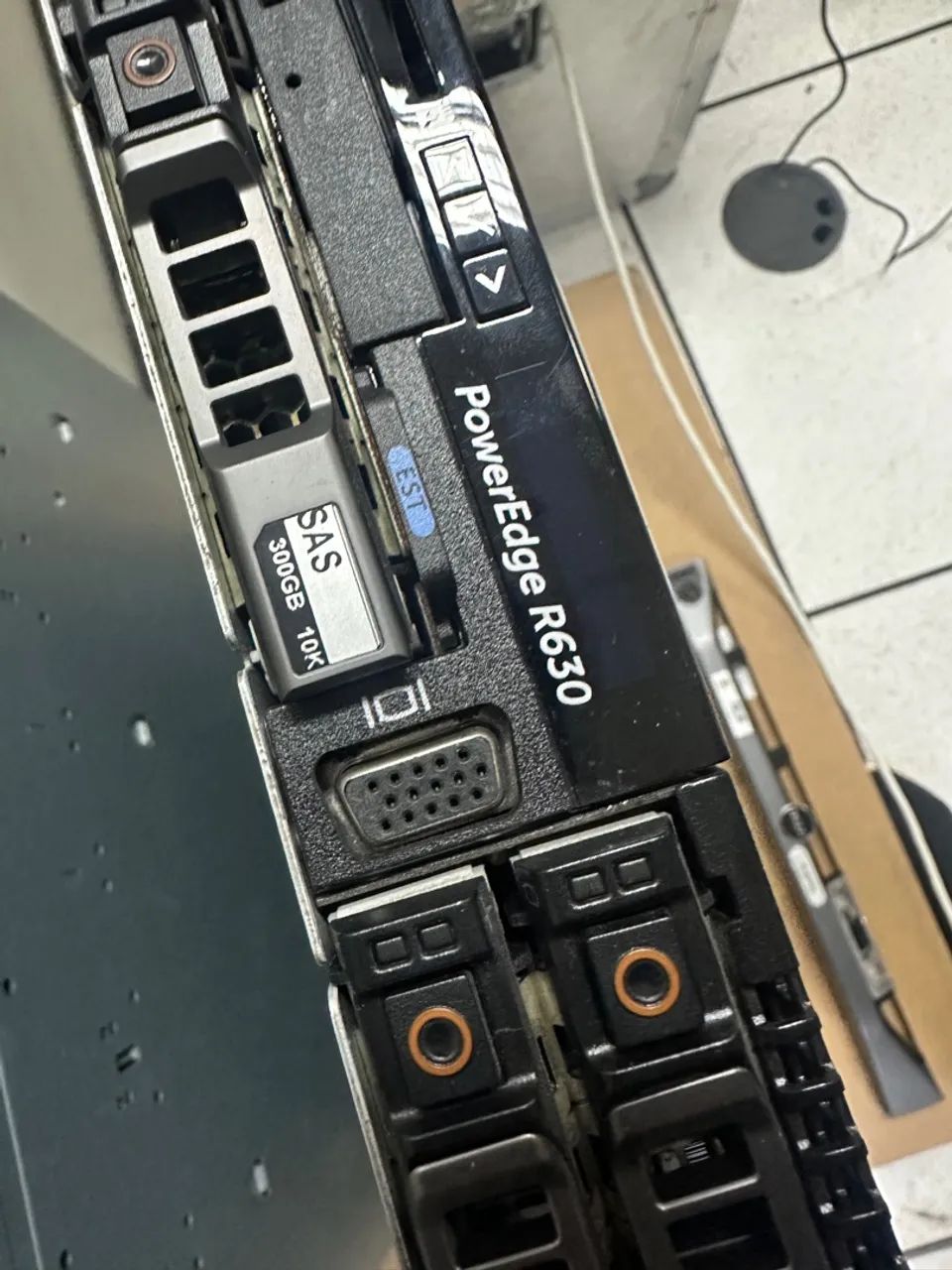 Servidor Dell PowerEdge R630 - 300GB SAS