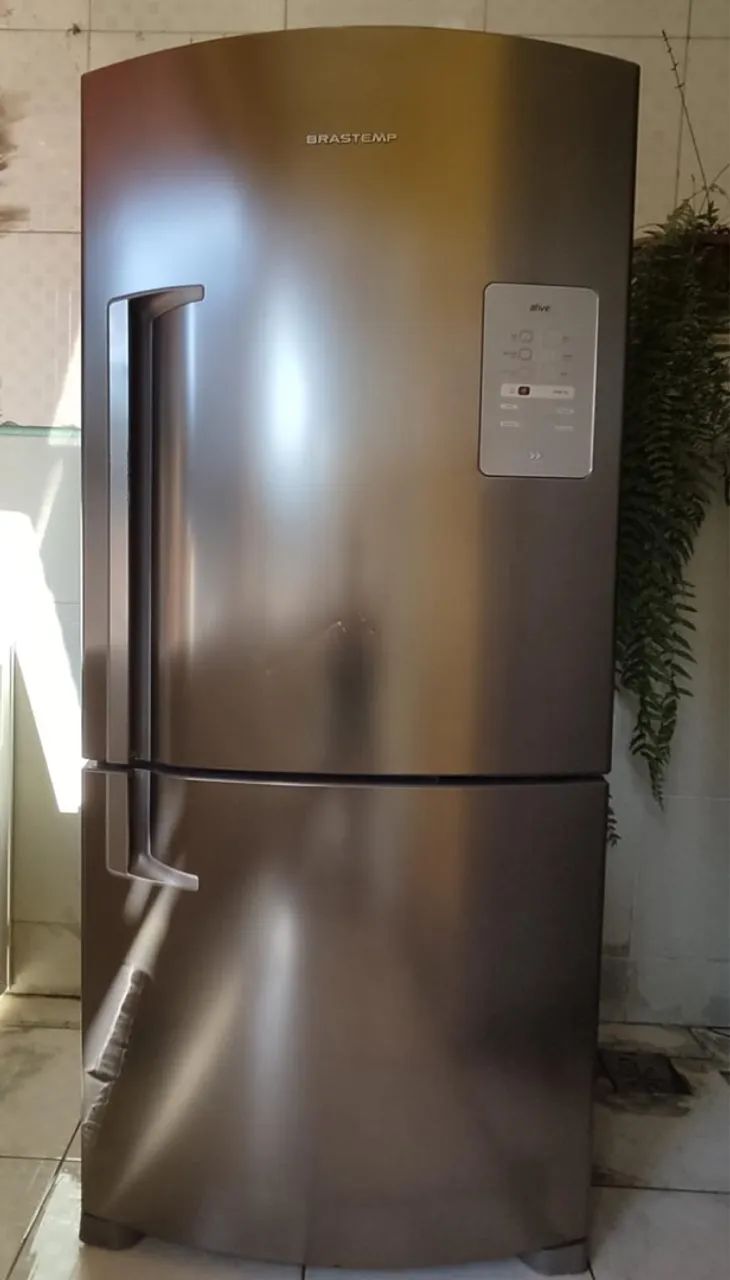 Refrigerador Brastemp frost free inverse 588 litros não gela. Leia o anúncio  - Foto 5