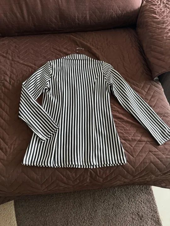 BLAZER ALONGADO COM LISTRAS VERTICAL