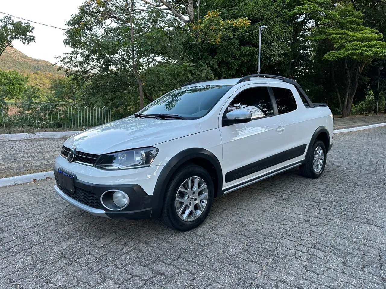 VOLKSWAGEN SAVEIRO 2016 Usados e Novos