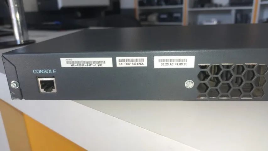 SWITCH CISCO CATALYST 2960 SERIES - Foto 6