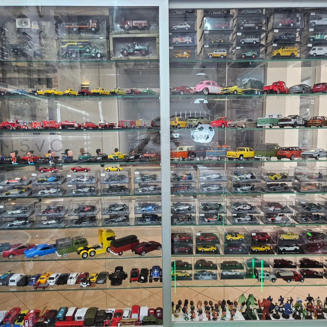Miniaturas Colecionáveis - Diversos Modelos a partir de 50 reais  - Foto 3