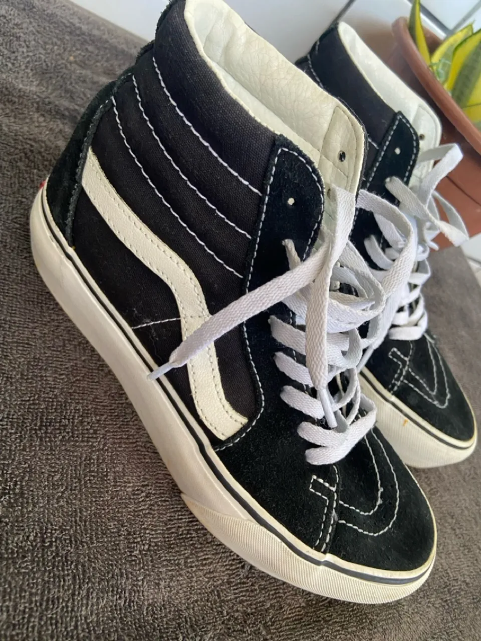 Tênis Vans Sk8-Hi Plataforma Preto e Branco