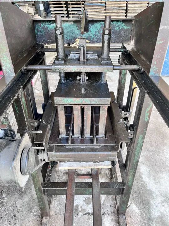 Máquina de Blocos Usada - Foto 2