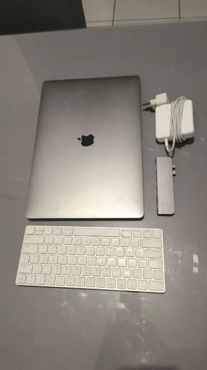 MacBook Pro 2019 I9, 32gb ram, 1T ssd TELA QUEBRADA - Notebooks