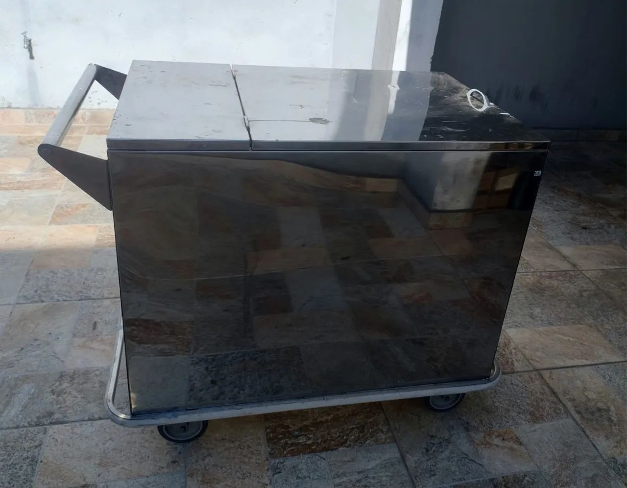 Carinho de inox com tampa e rodinhas - Foto 3