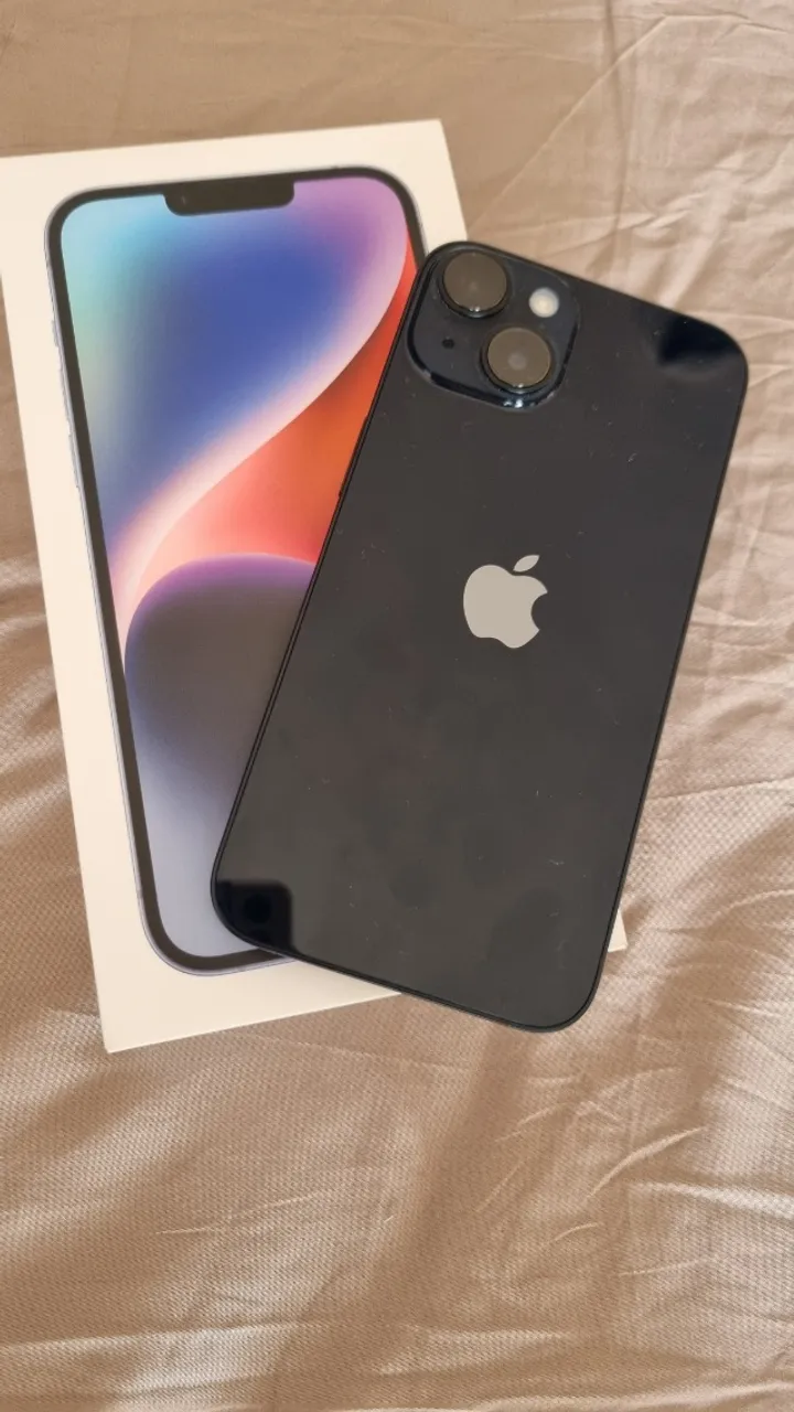 iPhone 14 128 GB com acessórios de procedência