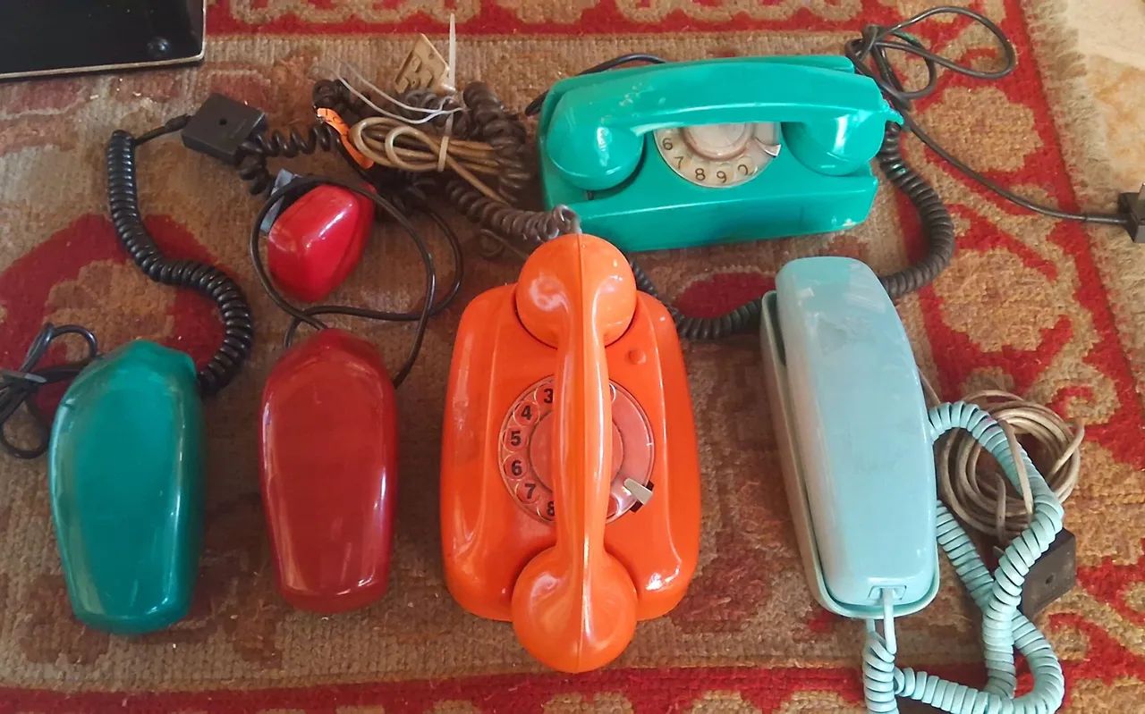1 Telefone fixo vintage azul turquesa ler descrição  - Foto 2