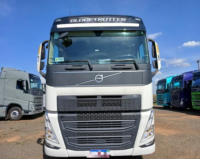 FH-460 Globetrotter 6x2 (E6) 2023 Tracbel Seminovos Volvo