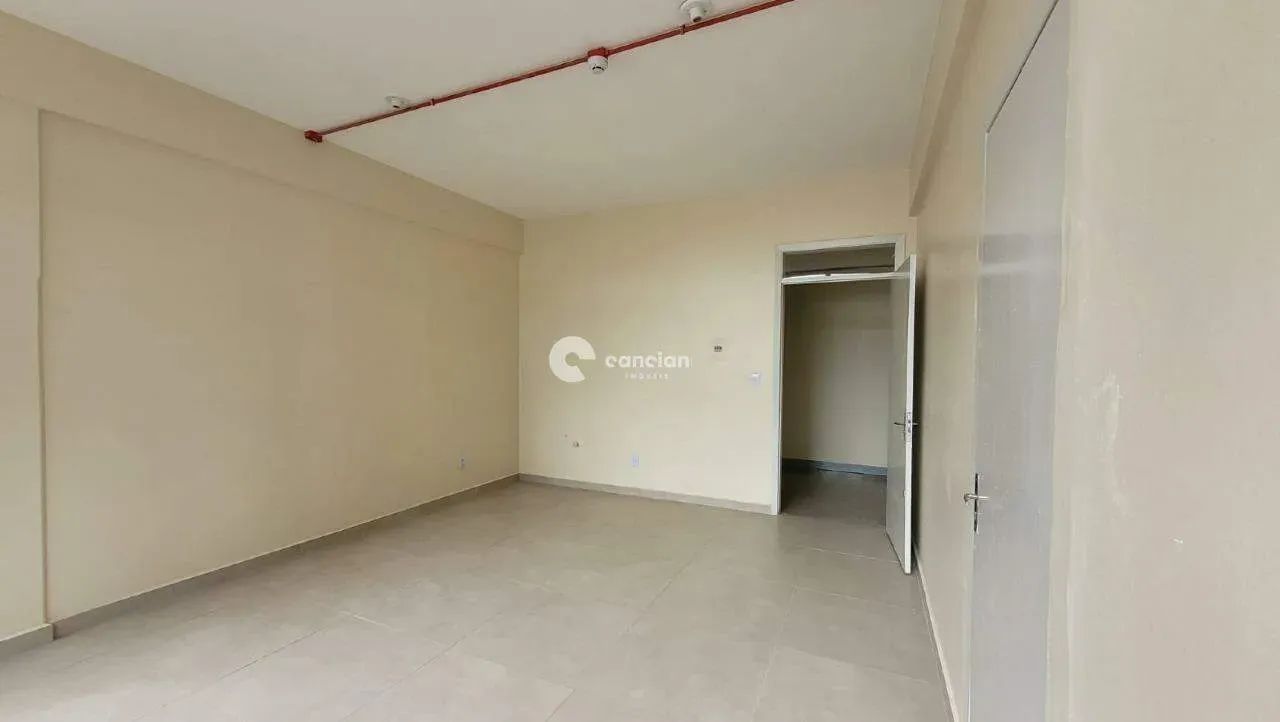 Sala Comercial no Prédio da CACISM - Localização Privilegiada - Foto 2