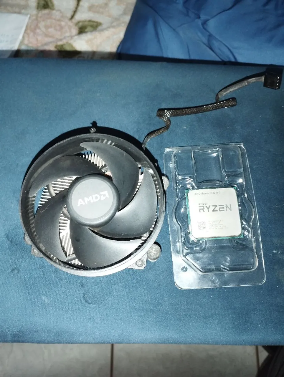 Processador AMD Ryzen 3 3200G 3.6GHz Am4