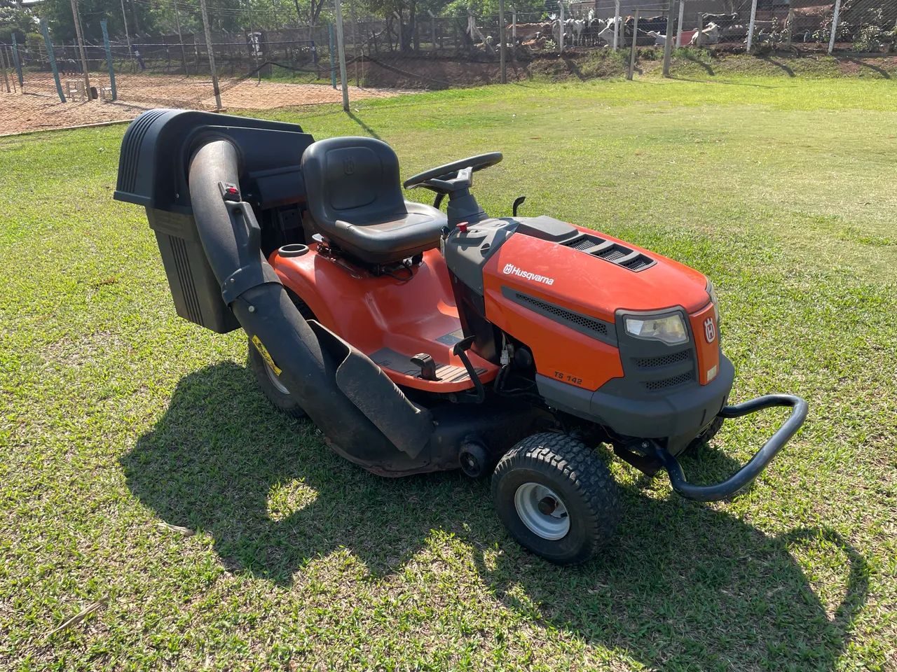 Trator Cortador De Grama 15hp Ts138l- Husqvarna - Foto 5
