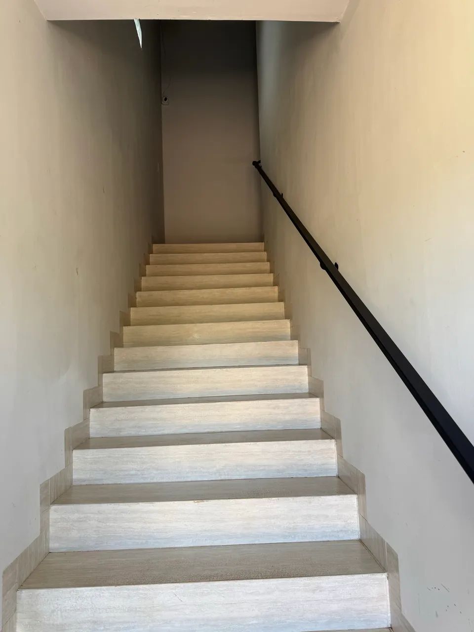 ALUGA-SE SALA COMERCIAL Localização privilegiada na Orla Oeste! - Foto 5