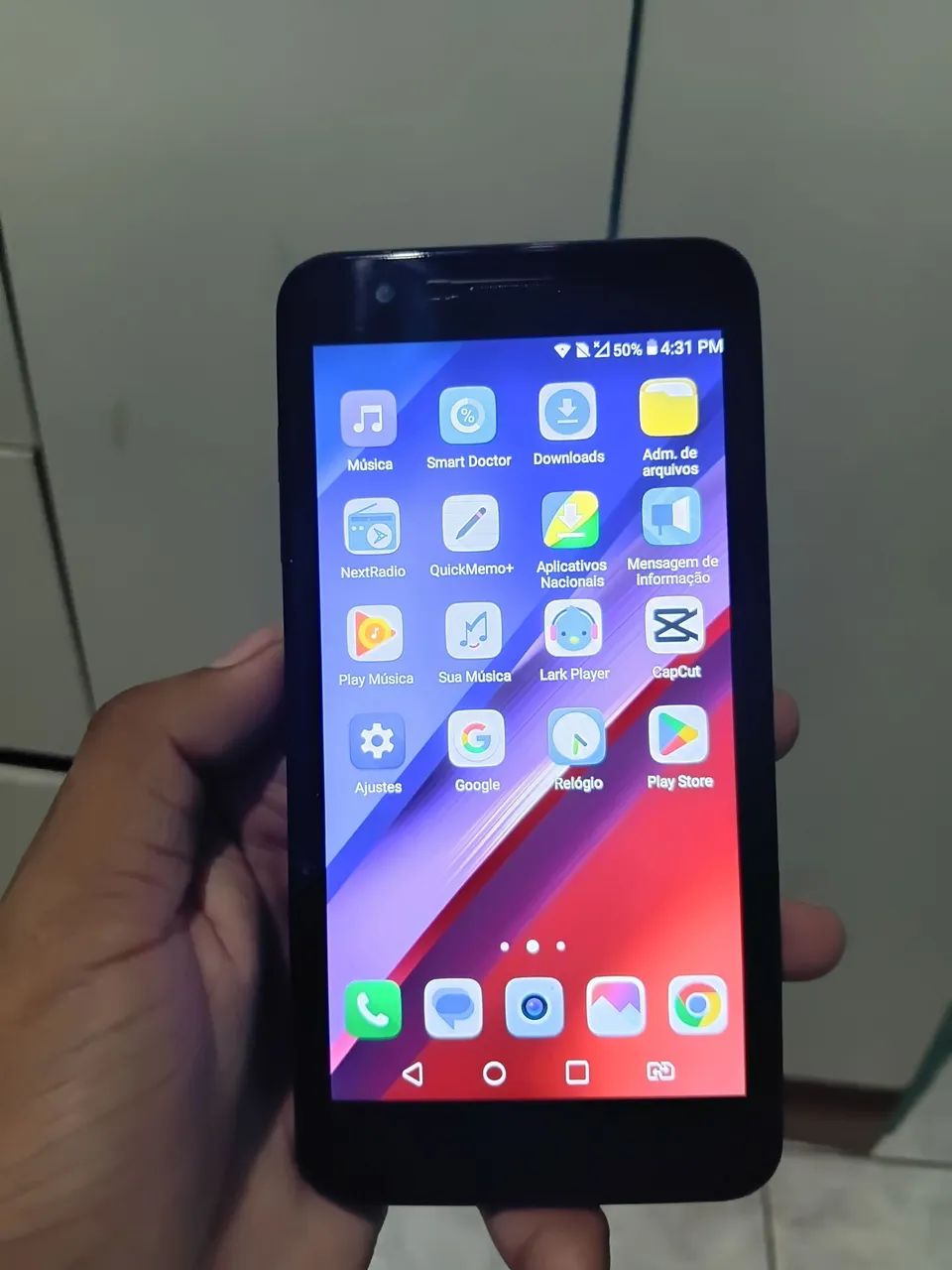Eu estou vendendo esse celular tá tudo certinho sem defeito nenhum com pouca marca de uso - Foto 2