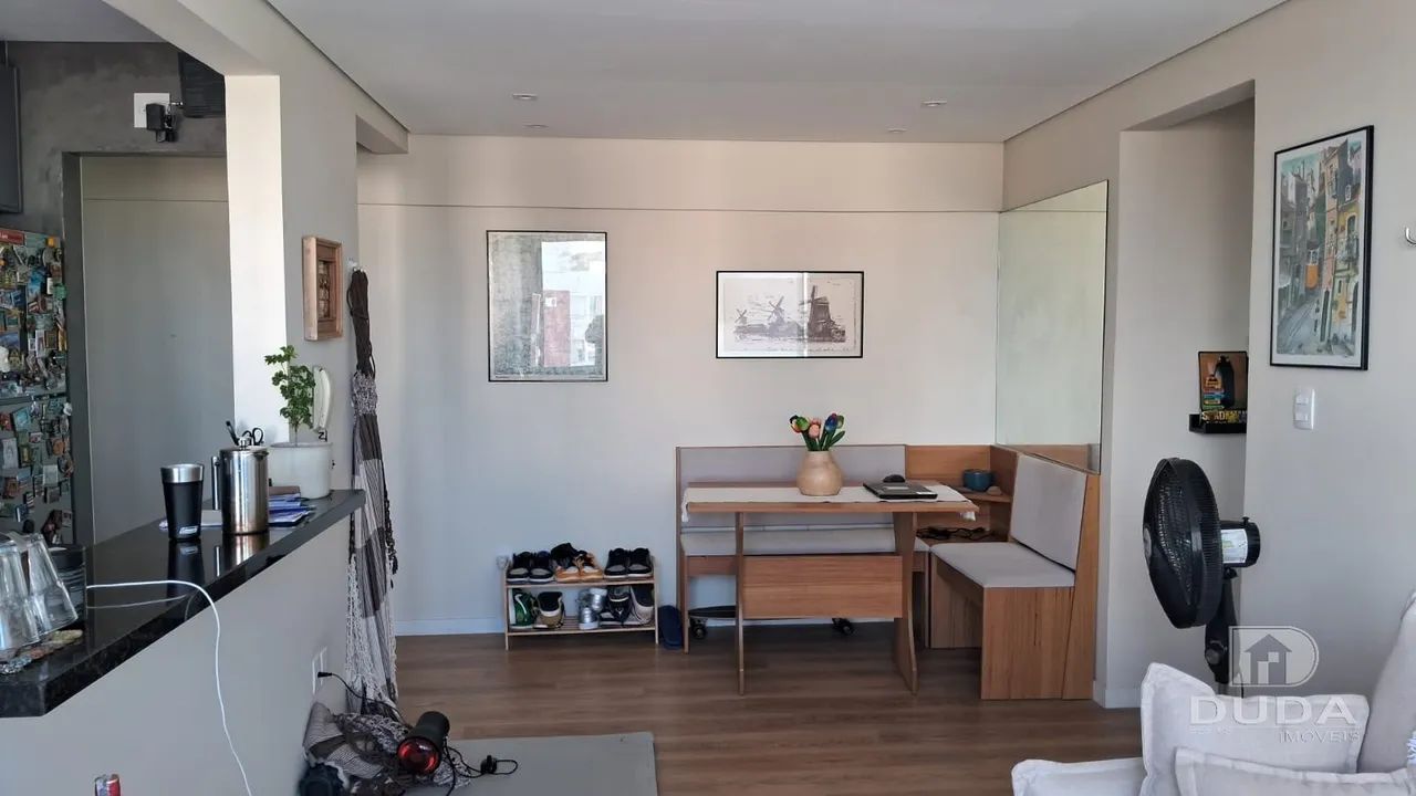 Apartamento 2 dormitórios reformado - Foto 2