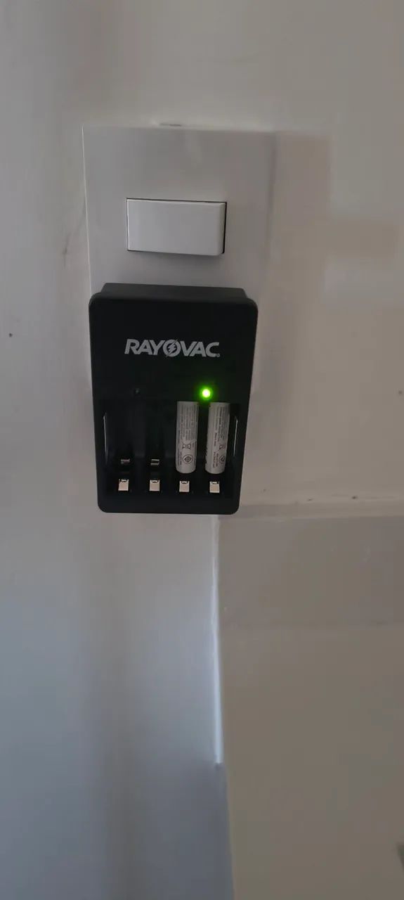 CARREGADOR DE PILHA, RAYOVAC. - Foto 3