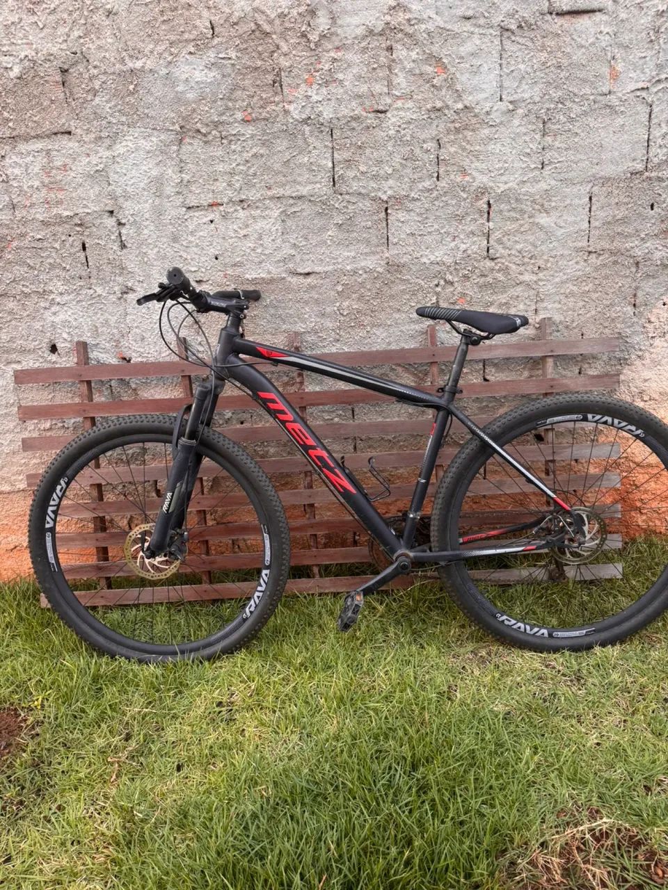 Vende-se bicicleta aro 29 - Foto 2
