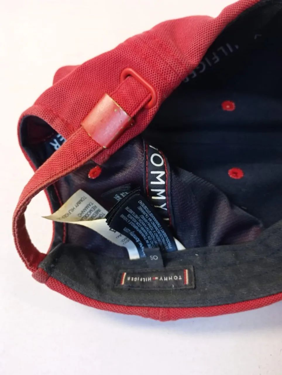 Boné Tommy Hilfiger Vermelho Original Aba Curva  - Foto 3