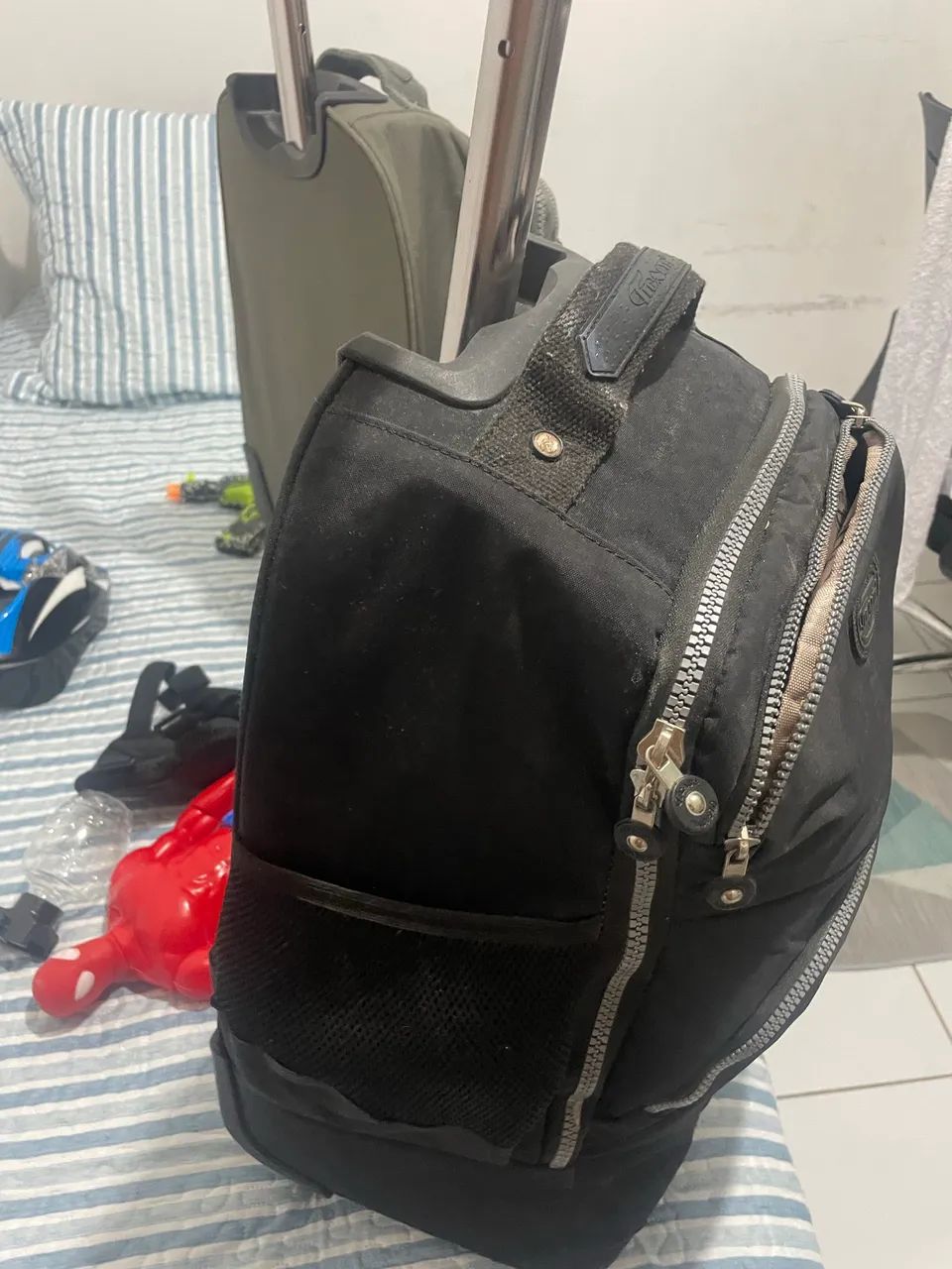 Mochila escolar de carrinho 