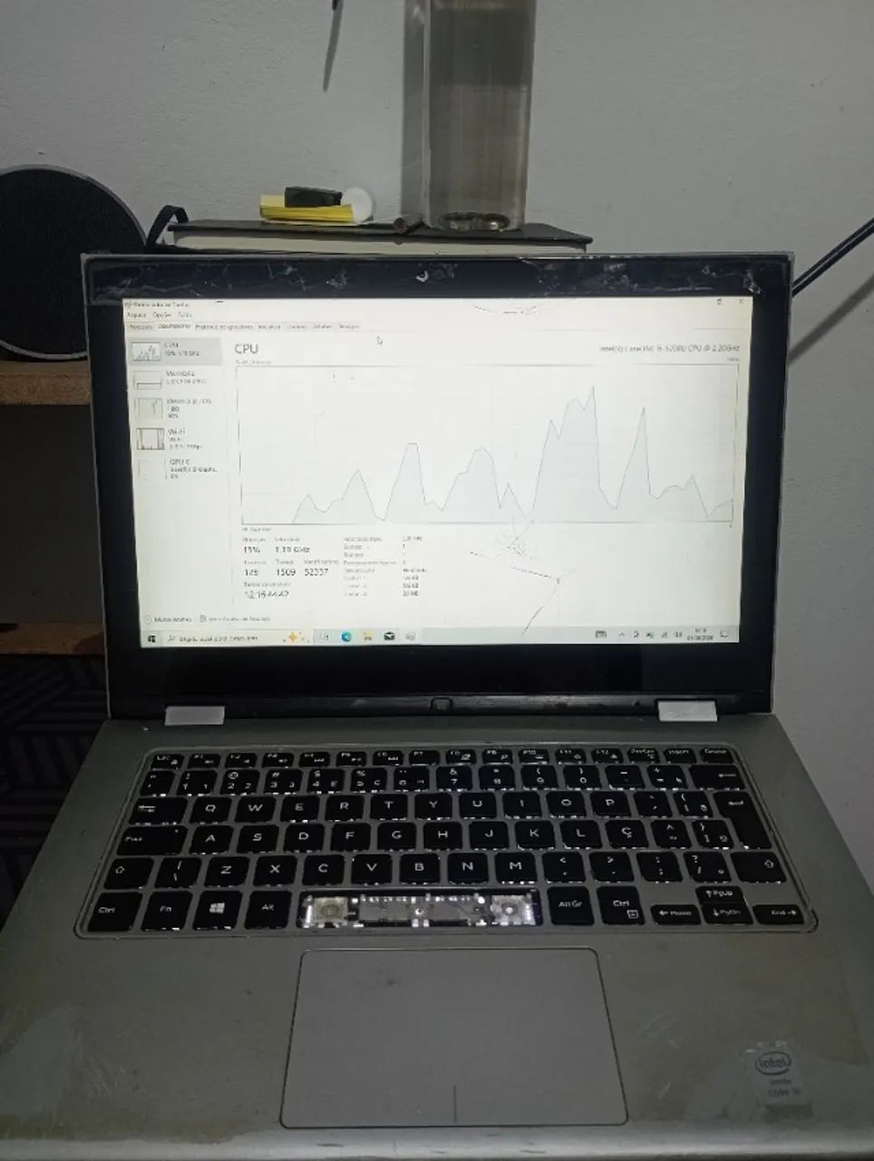 Notebook Dell - Funcionando perfeitamente, com agluns detalhes fisicos
