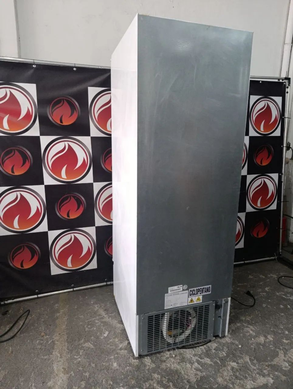 Gページ Freezer 70x80x2,00 vertical 1 porta cega marca Gelopar 577 L 220 v