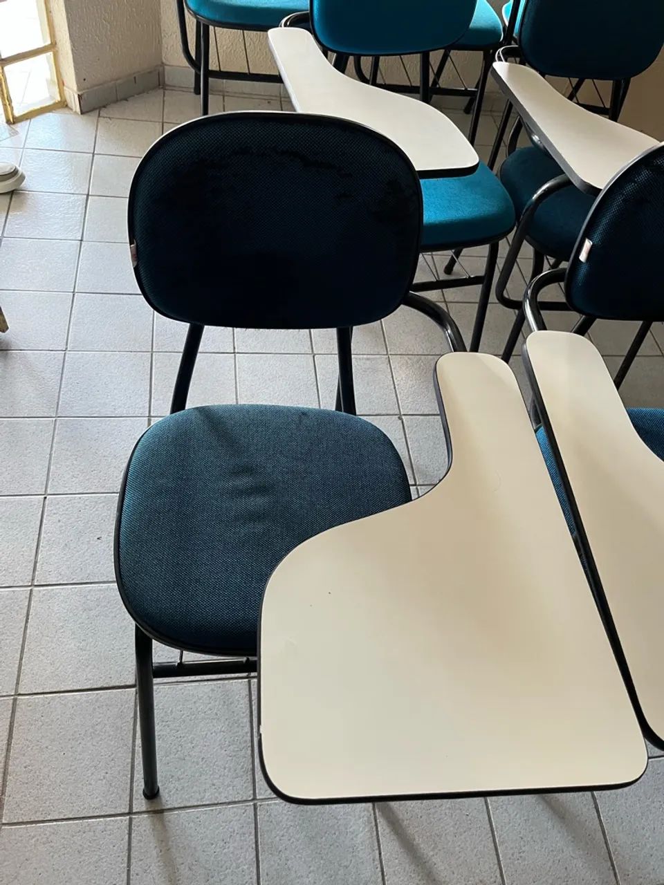 Vende-se cadeiras escolares  - Foto 4