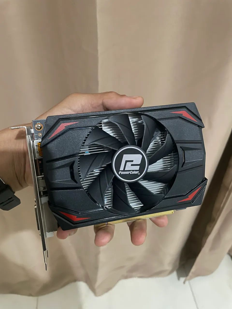 RX550 4GB - Foto 2
