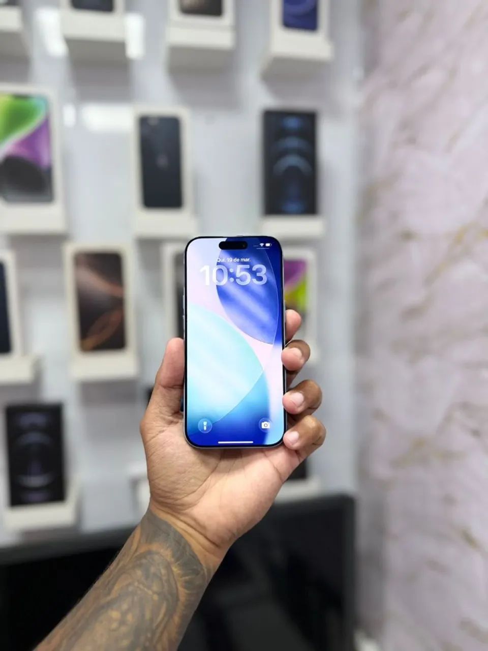 IPHONE 17 256GB AZUL<br>R$ 4.999,00 - Foto 2