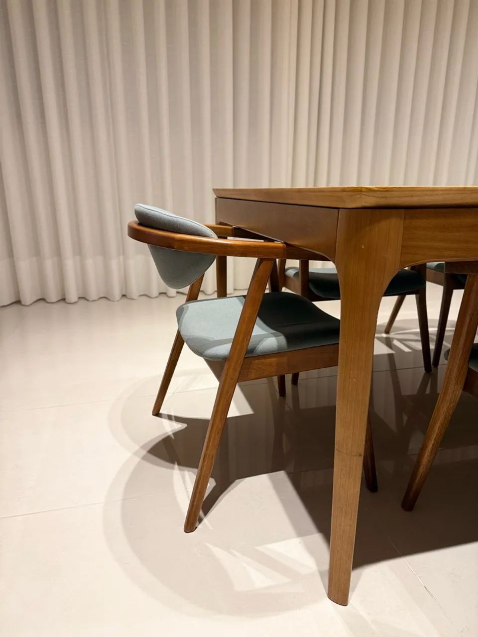 Mesa de Jantar + 6 Cadeiras - Foto 3