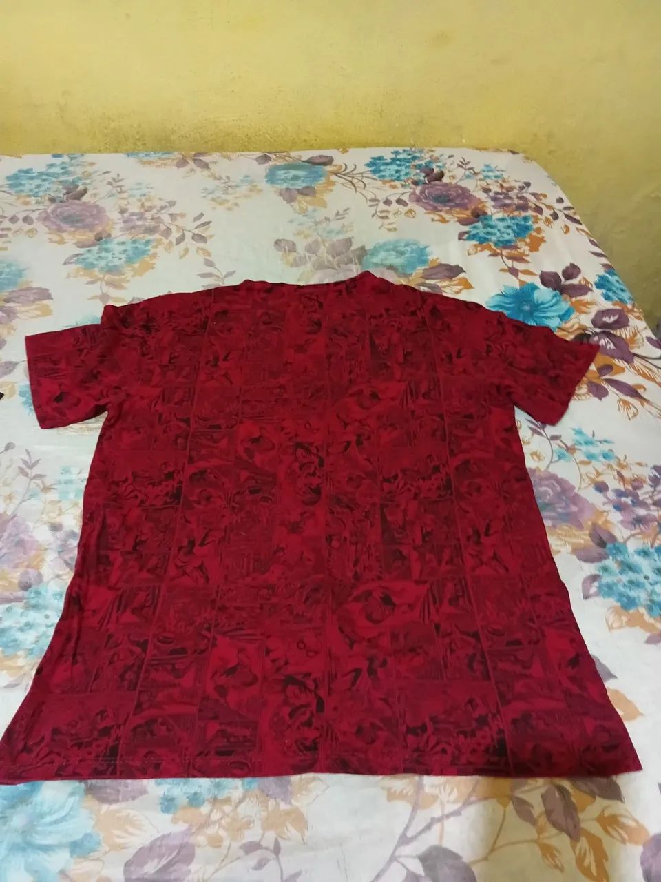 Uma camisa e uma bermuda  - Foto 2