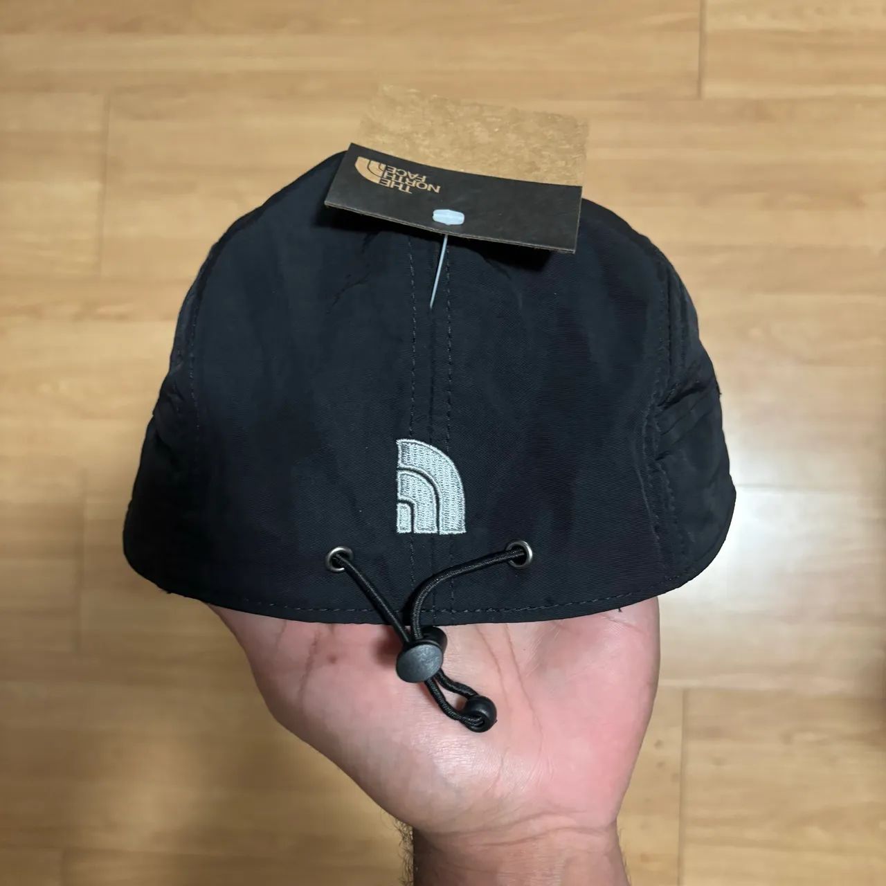 Boné The North Face Simple - Modelo 5-Panel (Preto) - Foto 2