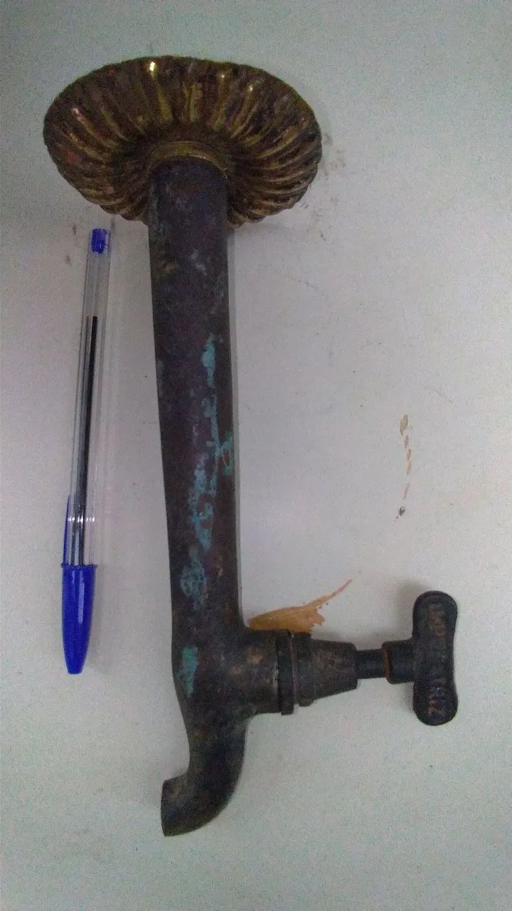 Torneira de metal antiga  - Foto 5
