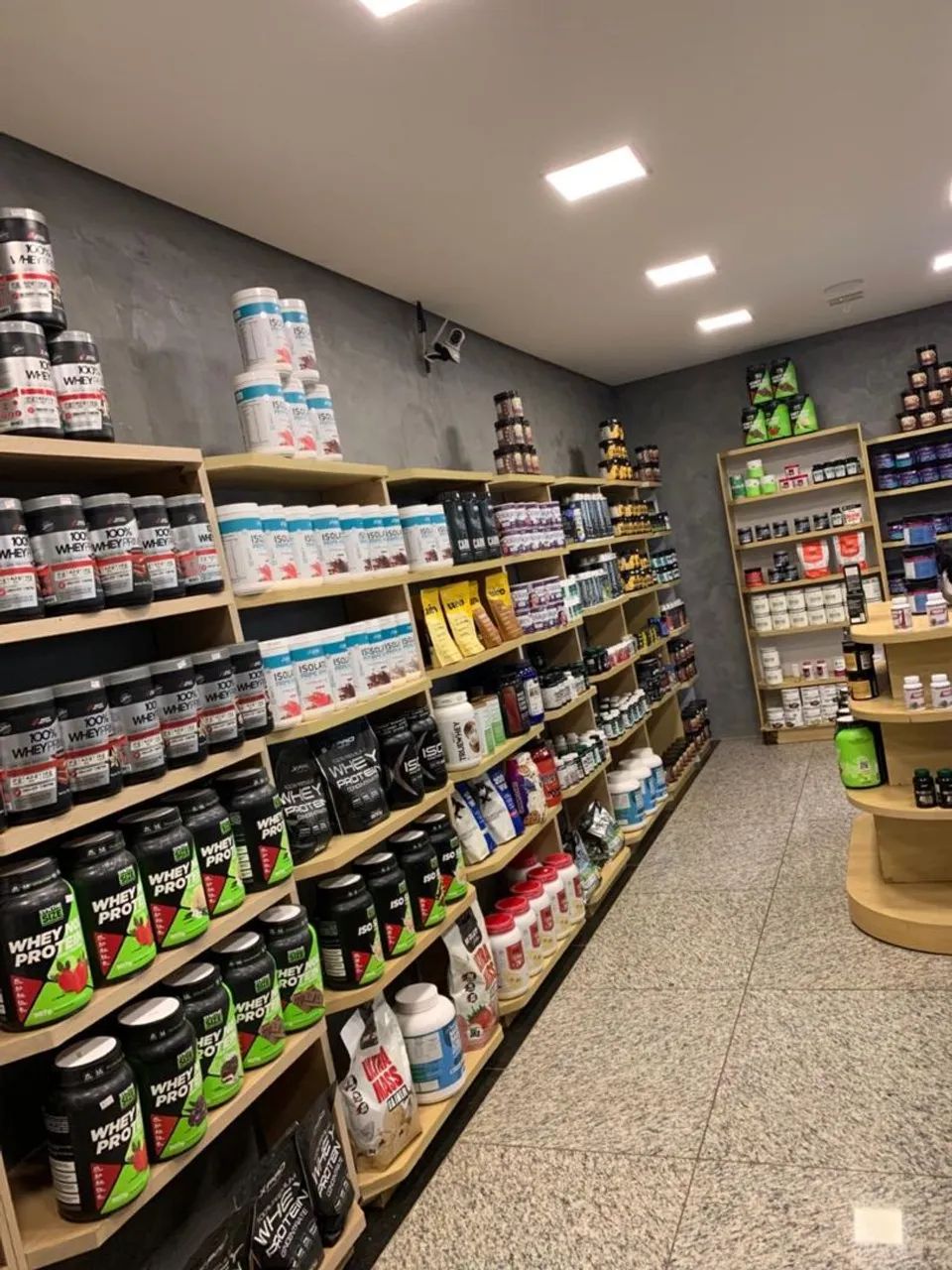 ESTRUTURA COMPLETA - PRATELEIRAS E CENTRAL - PRODUTOS NATURAIS E SUPLEMEN - Foto 2