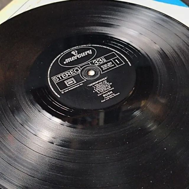 Rush "Hemispheres" (Vinil importado) - Foto 3