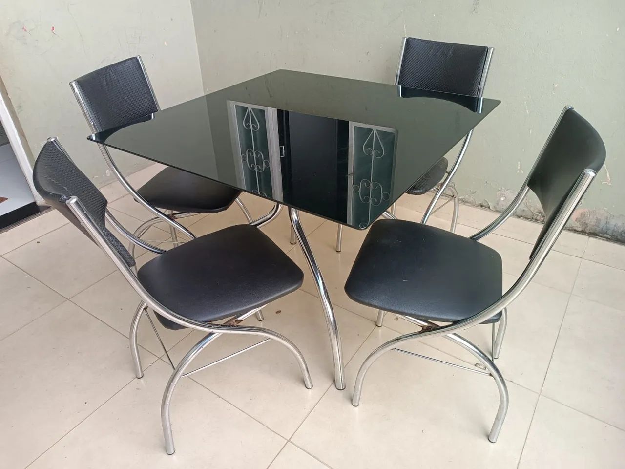 Mesa com 4 cadeiras - Foto 2