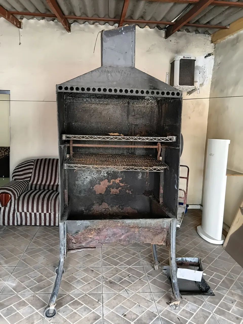 Churrasqueira de ferro 