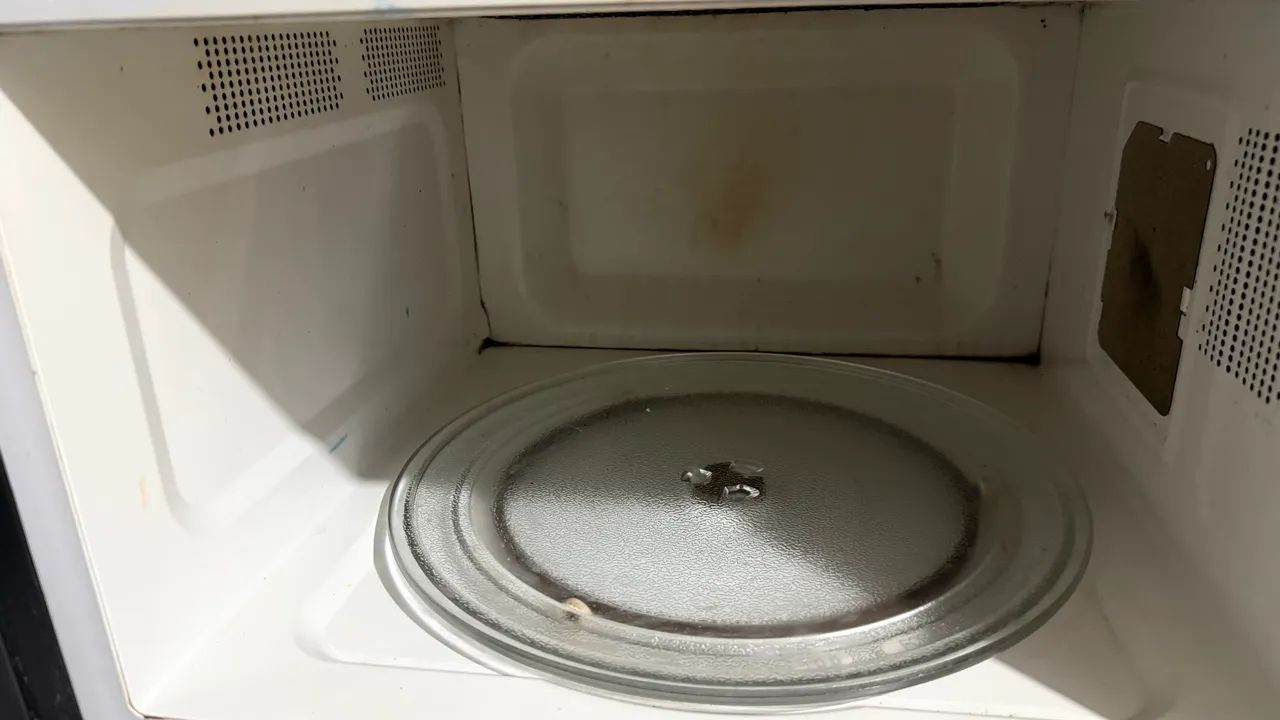 Vendo microondas Brastemp 32 litro  - Foto 3